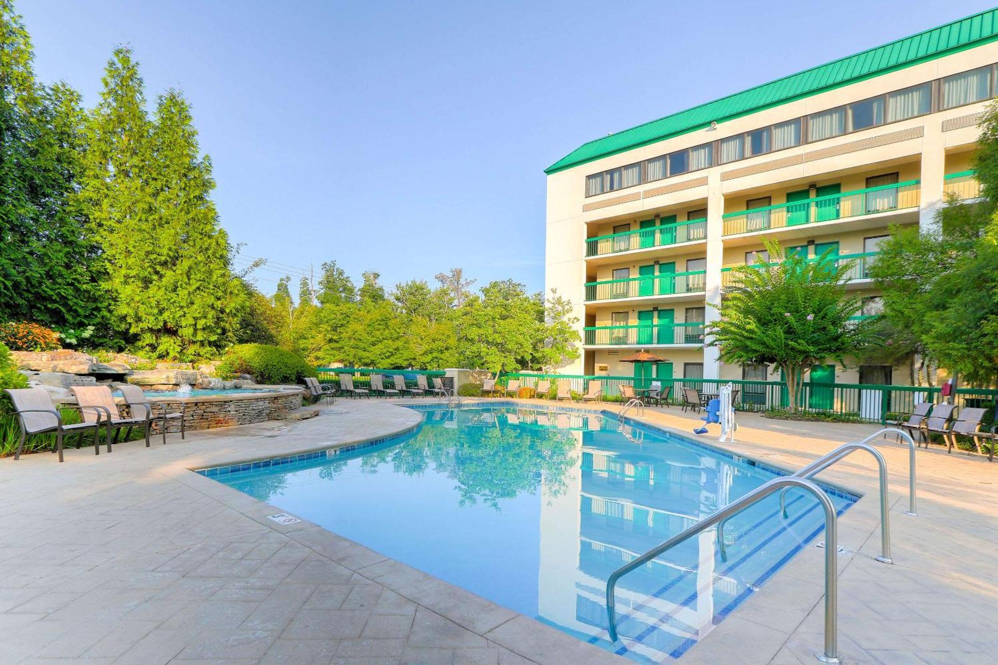 Quality Inn Near The Island Pigeon Forge Dış mekan fotoğraf