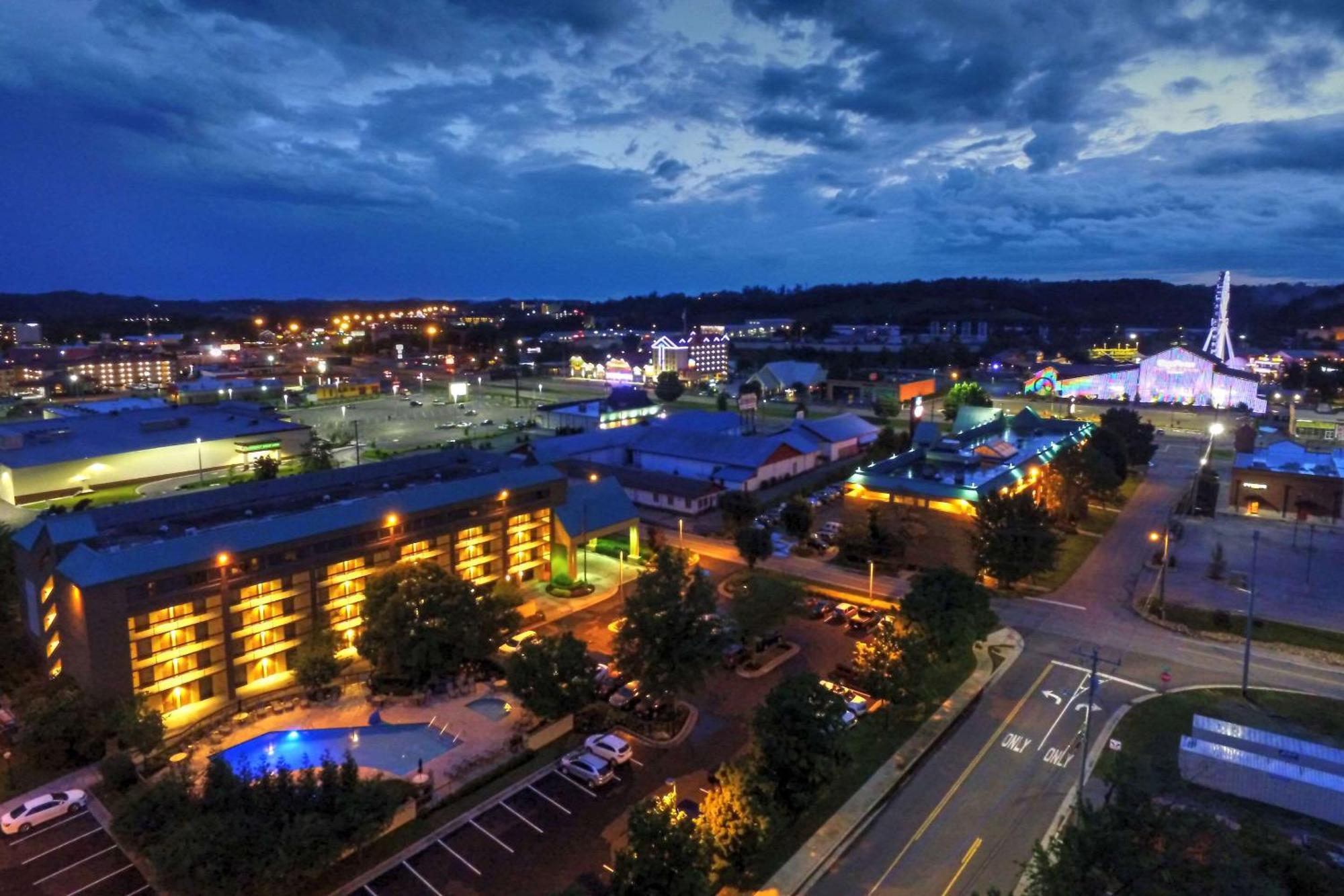 Quality Inn Near The Island Pigeon Forge Dış mekan fotoğraf