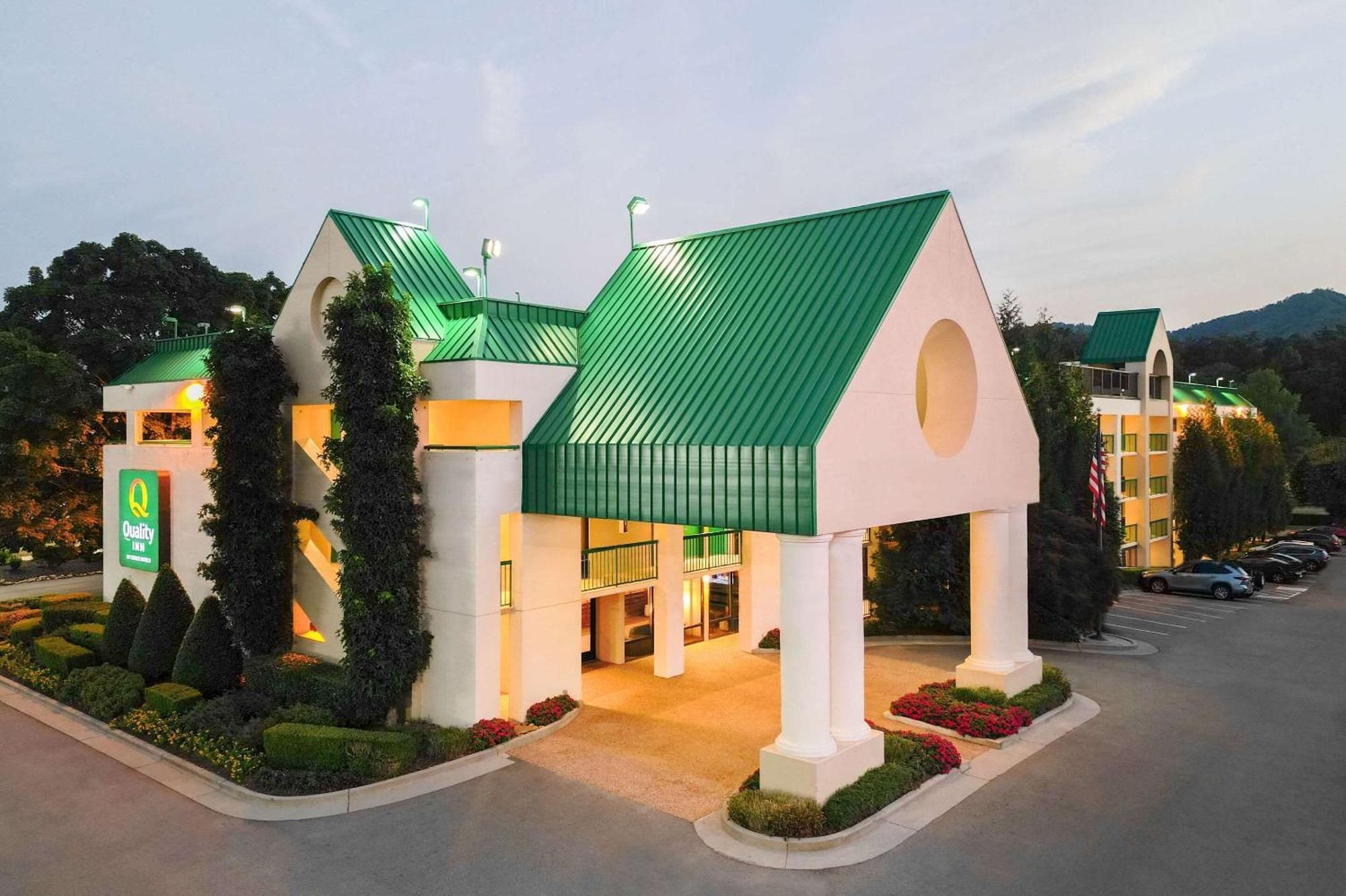 Quality Inn Near The Island Pigeon Forge Dış mekan fotoğraf