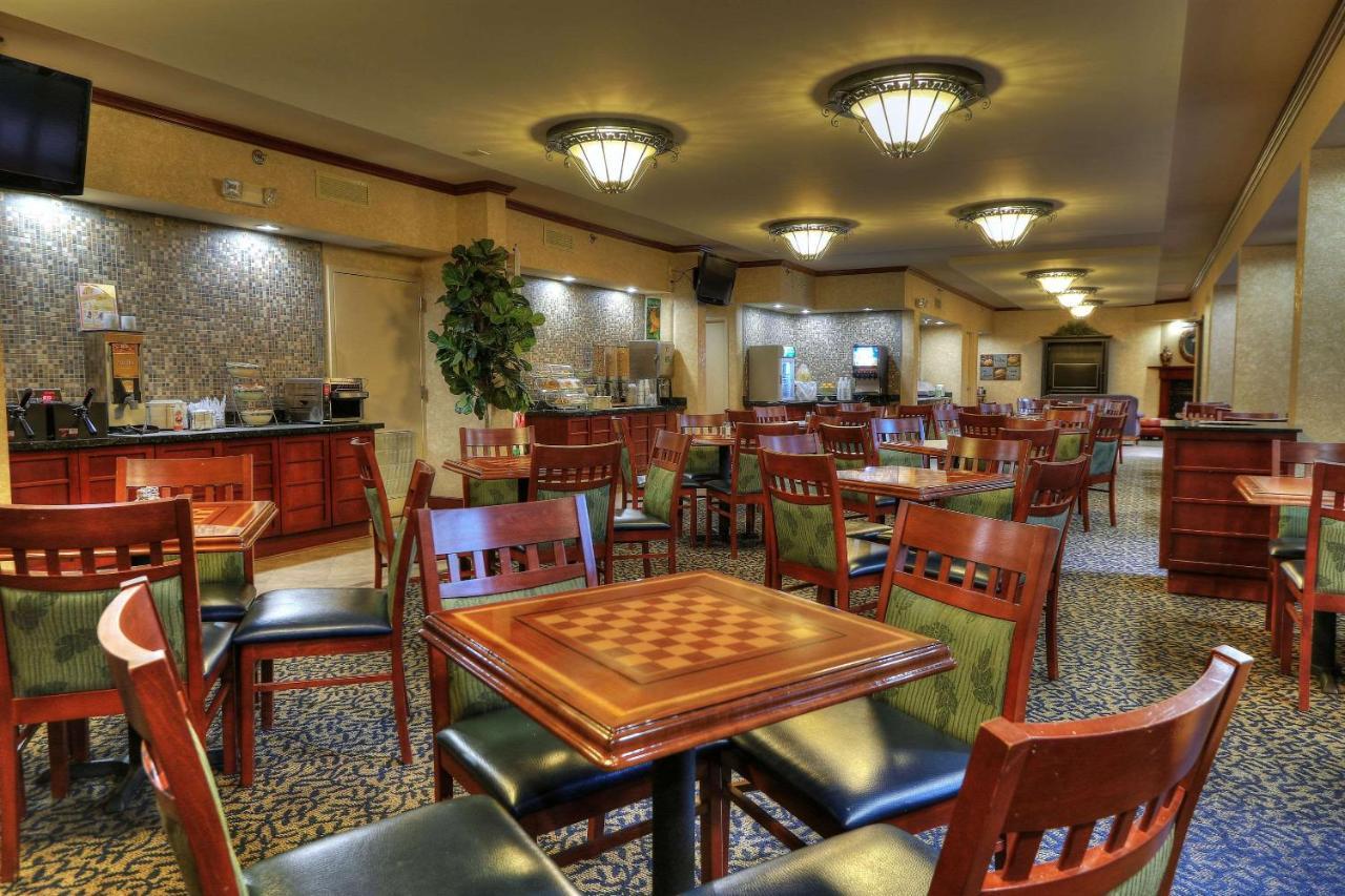 Quality Inn Near The Island Pigeon Forge Dış mekan fotoğraf